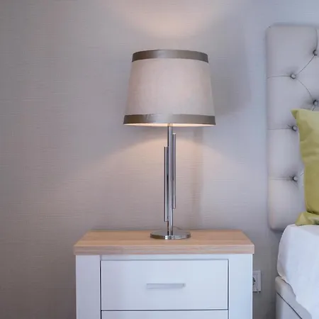 Lejlighed Brand New Downtown